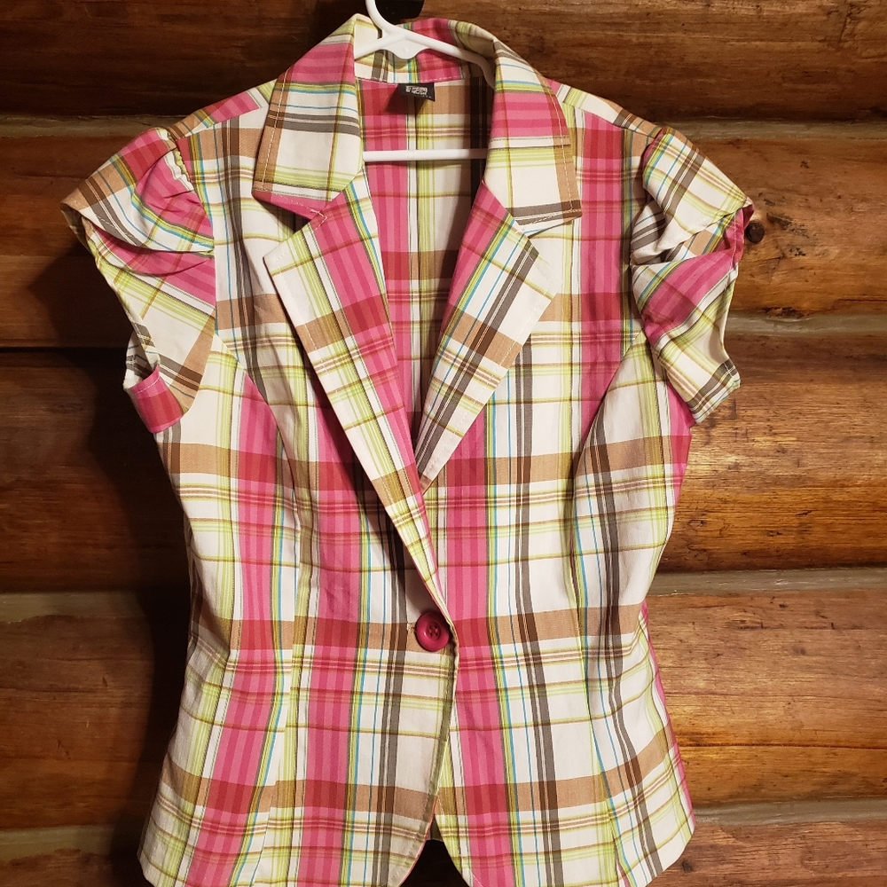 💙3/$25💙FE/adorable plaid sleeveless jacket